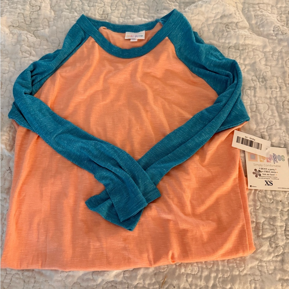 LuLaRoe XS Raglan Shirt - NWT